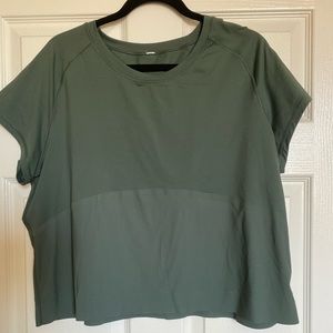 Lululemon green crop tee